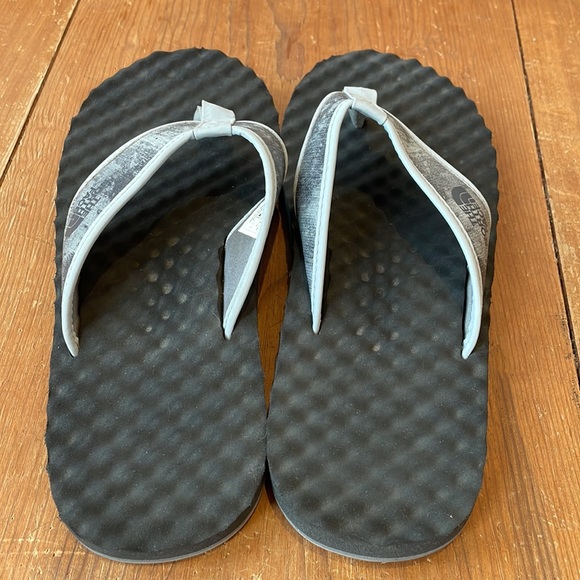 The North Face sandals, Comfort Flip Flop, Size 8, gray - Picture 3 of 9
